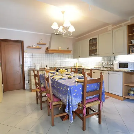 Holiday home Amazing In With Kitchen