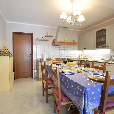Amazing In With Kitchen *