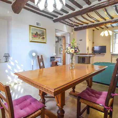Amazing In With Kitchen Holiday home Massarosa
